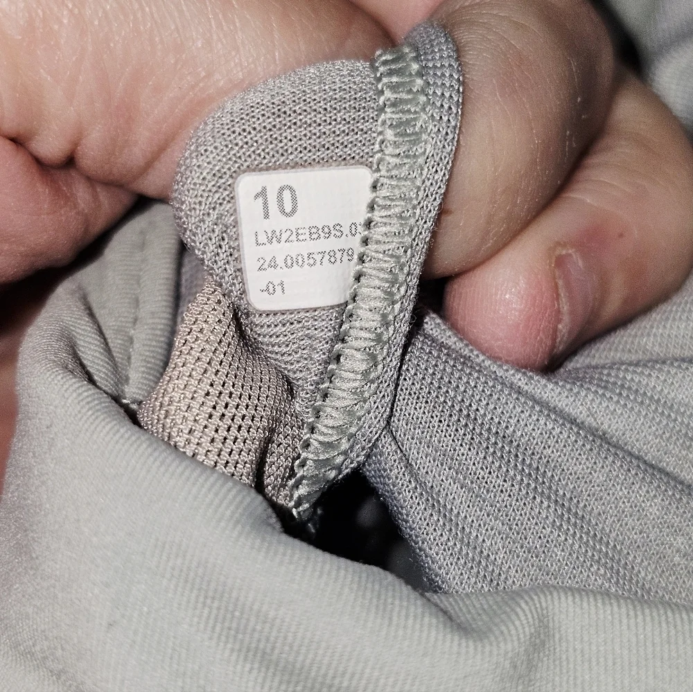 Lululemon Energy Bra Size 10 White And Light Grey - Picture 4 of 4